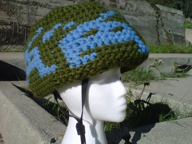 Detailed image 6 of Space Invaders hat with visor
