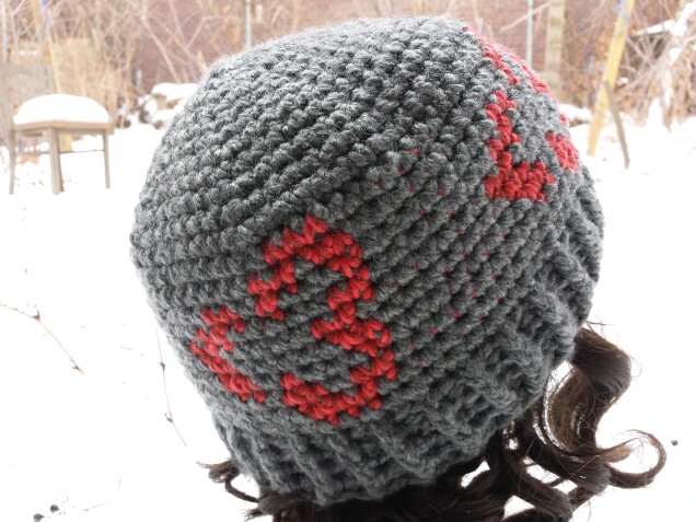Detailed image 2 of heart text emoticon <3 hat