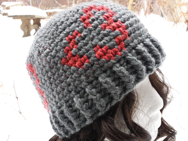 Detailed image 6 of heart text emoticon <3 hat