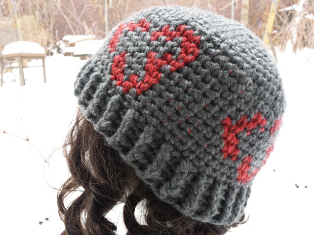 Detailed image 4 of heart text emoticon <3 hat