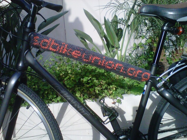 Detailed image 1 of bicycle top tube cover