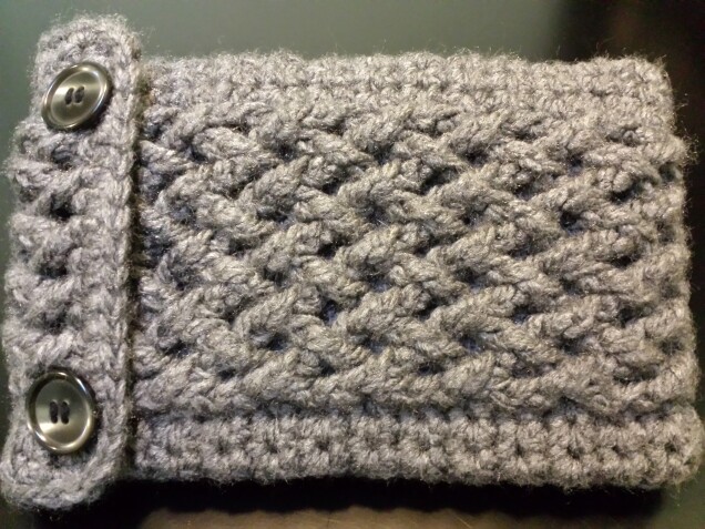 Detailed image 2 of cabled ereader cover