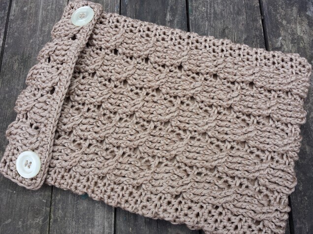 Detailed image 2 of cabled iPad sleeve