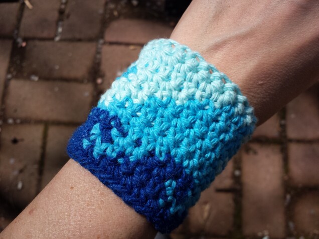 Detailed image 3 of ocean waves cuff bracelet