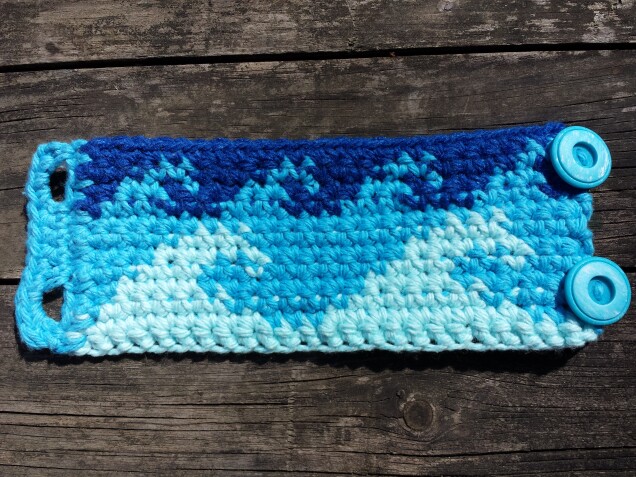 Detailed image 2 of ocean waves cuff bracelet