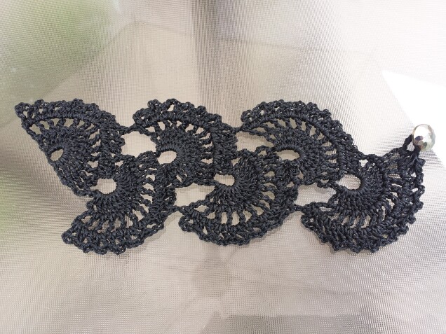 Detailed image 2 of black fans waxed nylon lacework bracelet