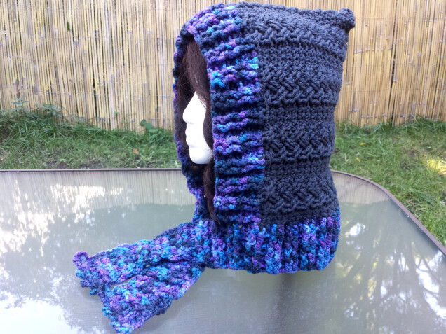 Detailed image 1 of braided cables hood with scarf