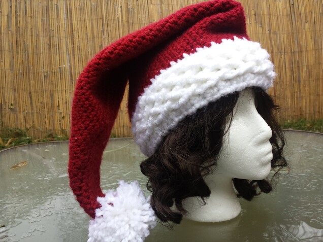 Detailed image 2 of bulky cables Santa Christmas hat