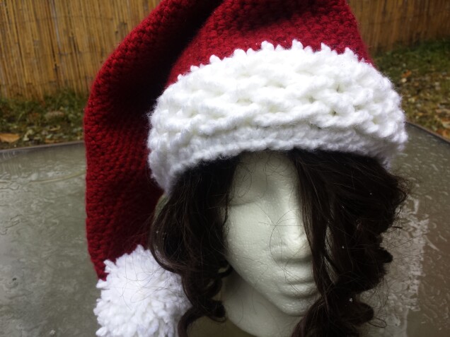 Detailed image 6 of bulky cables Santa Christmas hat