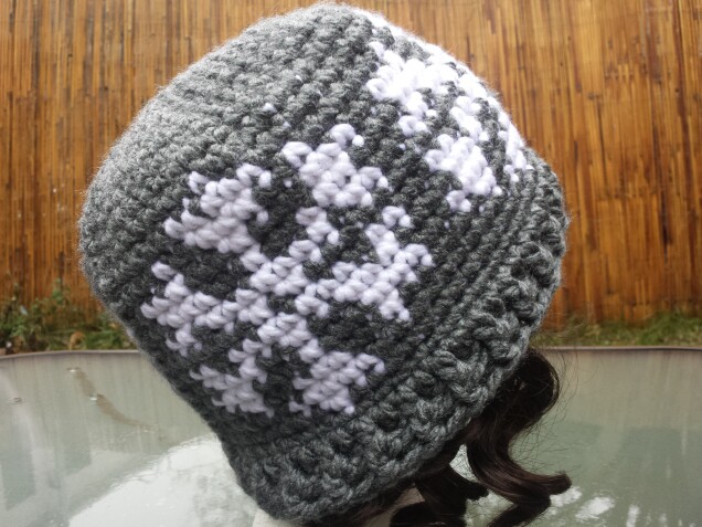 Detailed image 3 of snowflakes hat