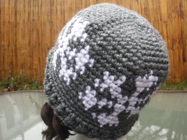 Detailed image 2 of snowflakes hat
