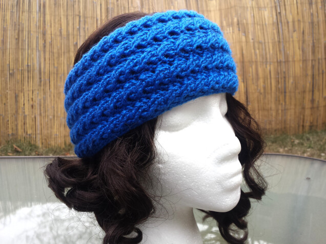 Detailed image 3 of blue cabled earwarmer headband