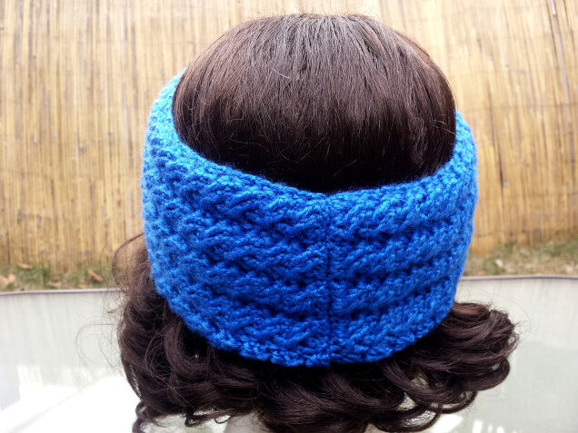 Detailed image 5 of blue cabled earwarmer headband