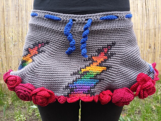 Detailed image 6 of Grateful Dead bolt with roses skirt