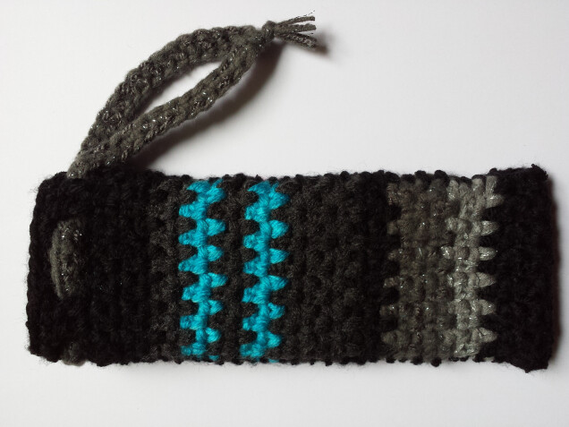 Detailed image 1 of cellphone wristlet pouch for Ellie