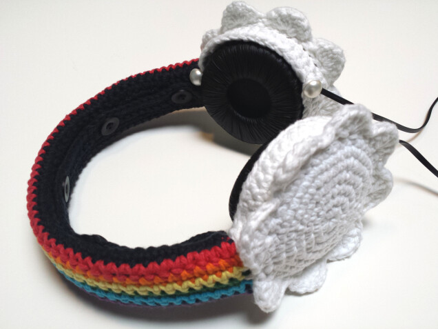 Detailed image 2 of rainbow with clouds headphones cover