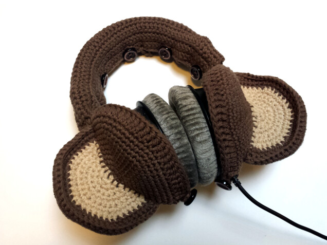 Detailed image 1 of monkey ears headphones cover