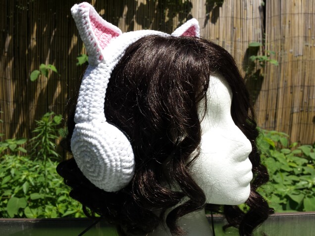 Detailed image 6 of white cat ears headphones cover