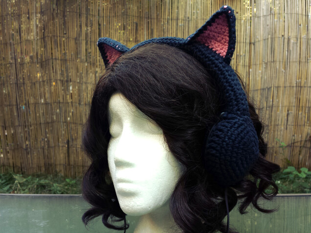 Detailed image 4 of black cat ears headphones cover