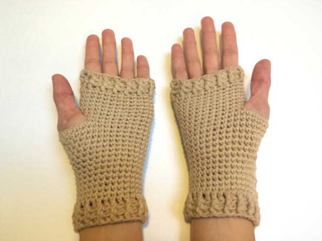 Detailed image 2 of braided woven cables fingerless armwarmer gloves
