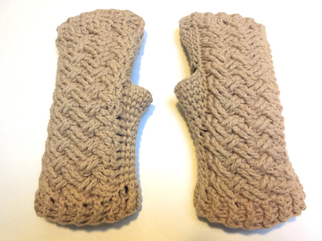 Detailed image 4 of braided woven cables fingerless armwarmer gloves