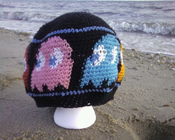 Detailed image 4 of Pac-Man tam hat with visor
