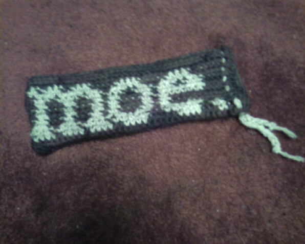 Detailed image 2 of moe. large pouch