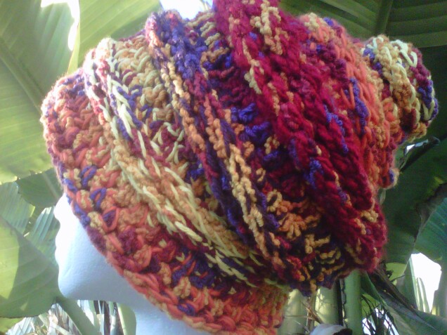 Detailed image 2 of sunset variegated slouch hat
