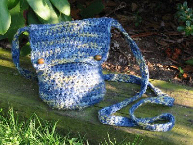 Detailed image 1 of blue & green variegated bag